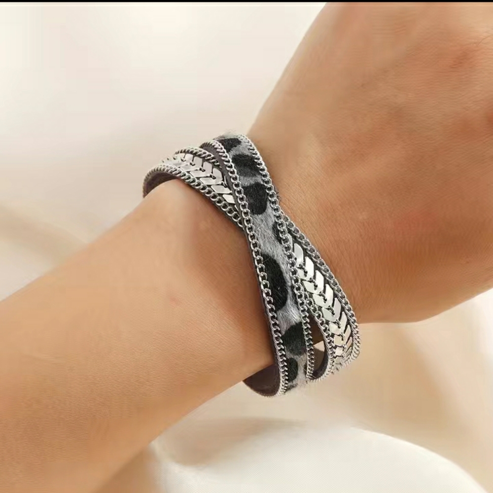 ANIMAL PRINT Gray & Black Magnetic Bracelet - NEW!